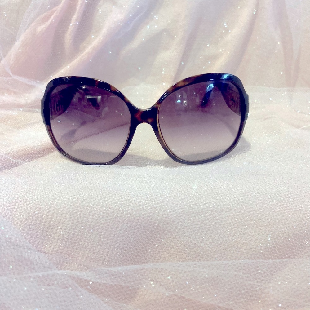 Gucci oversized Sunnies!!